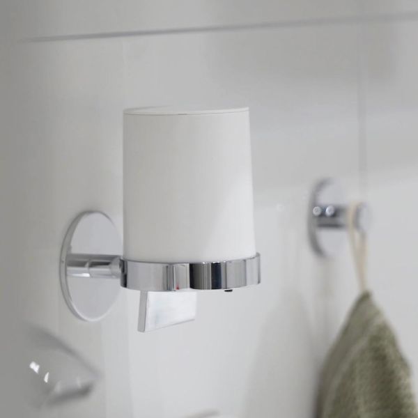Smedbo DOT Seifenspender mit Wandhalterung selbstklebend, chrom/weiß