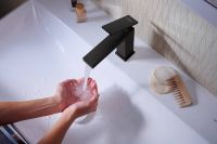 Vorschau: Hansgrohe Tecturis E Waschtischarmatur 110 CoolStart wassersparend+, ohne Ablauf, schwarz matt