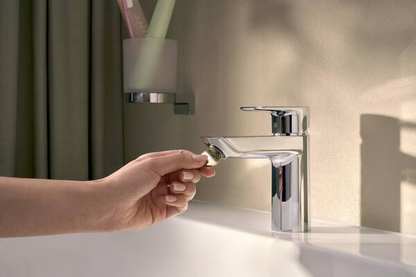 hansgrohe Neovis Q Waschtischarmatur 100 CoolStart mit Push-Open Ablaufgarnitur, chrom