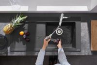 Vorschau: Hansgrohe Einhebel-Küchenmischer 220 mit Ausziehbrause und sBox, edelstahl finish