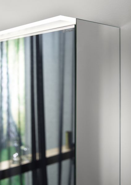 Burgbad Fiumo Spiegelschrank mit horizontaler LED-Beleuchtung, 2 Spiegeltüren 80,6x67cm