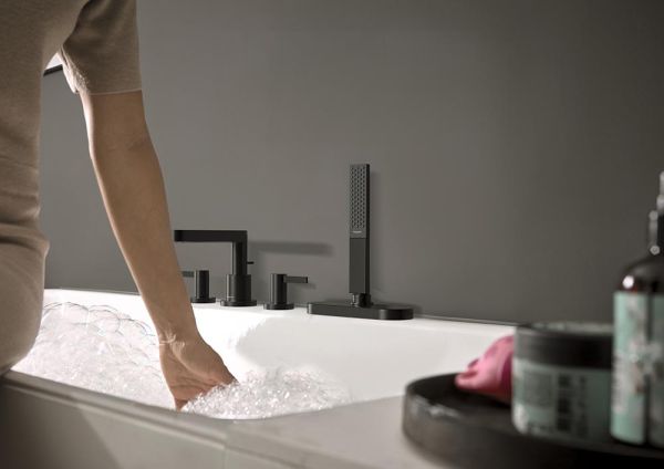 hansgrohe Finoris 4-Loch Wannenrandarmatur mit Schlauchbox (sBox),brushed black chrome