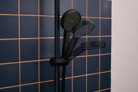 Vorschau: hansgrohe Activera Select S Duschset 95 2jet EcoSmart+ mit Duschstange 65cm, schwarz matt