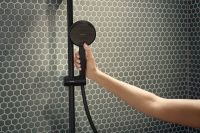 Vorschau: hansgrohe Activera S Duschsystem 240 1jet EcoSmart+ ShowerTablet Select, schwarz matt