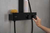 Vorschau: Hansgrohe Rainfinity Showerpipe 250 1jet mit Thermostat ShowerTablet 350, schwarz matt
