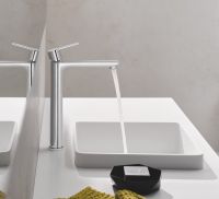 Vorschau: Grohe Lineare Wasserhahn XL-Size, glatter Körper, wassersparend