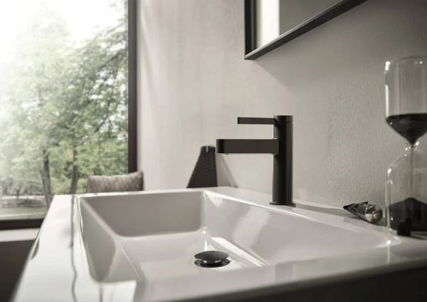 hansgrohe Finoris Waschtischarmatur 100 CoolStart, Push-Open Ablaufgarnitur, brushed black chrome