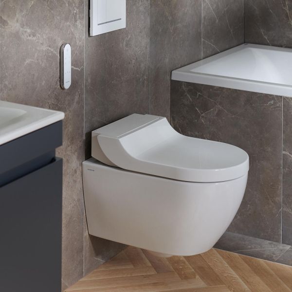 Geberit AquaClean Tuma Comfort Wand-Dusch-WC Komplettanlage, weiß