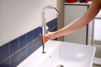 Vorschau: hansgrohe Zesis S Waschtischarmatur 210 mit Schwenkauslauf, Push-Open Ablaufgarnitur, chrom