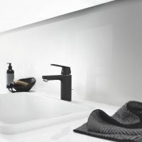 Vorschau: Grohe Eurosmart Cosmopolitan Badarmatur M-Size mit Zugstangen-Ablaufgarnitur, wassersparend