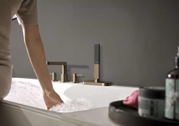 hansgrohe Finoris 4-Loch Wannenrandarmatur mit Schlauchbox (sBox),brushed bronze