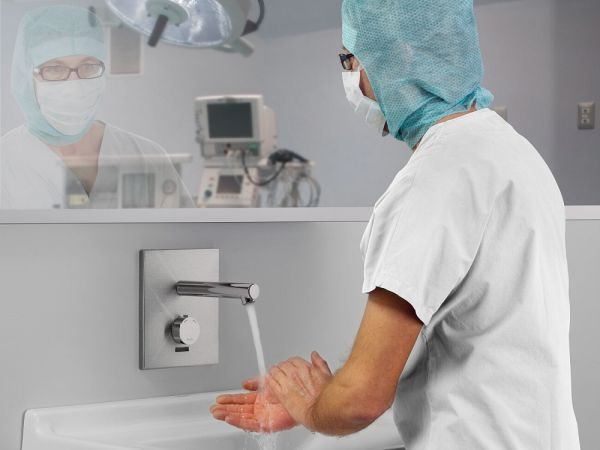 WimTec PROOF W6 Wandarmatur 185 mm Ausladung Netzbetrieb, edelstahl