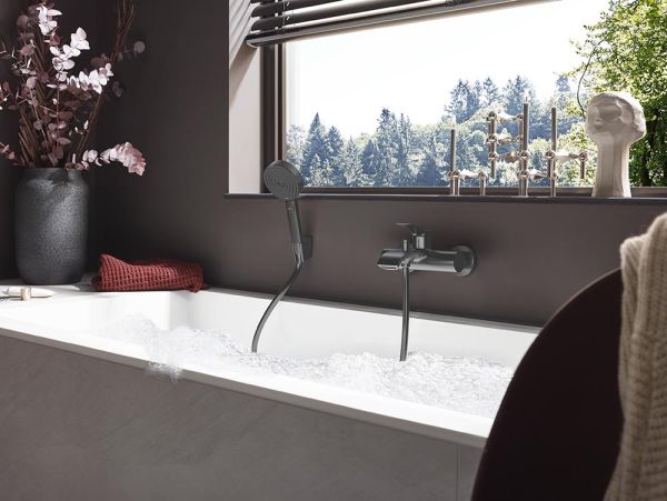 hansgrohe Vivenis Wannenarmatur Original Aufputz, brushed black chrome