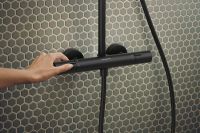 Vorschau: hansgrohe Activera Q Duschsystem 290 1jet mit EcoSmart & Ecostat Fine, schwarz matt