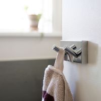 Vorschau: Smedbo House doppelter Badetuchhaken, chrom