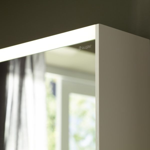 Burgbad Yso Spiegelschrank mit horizontaler LED-Beleuchtung, 2 Spiegeltüren, 82x65,6cm