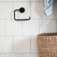Vorschau: Smedbo Home Toilettenpapierhalter ohne Deckel, schwarz HB341