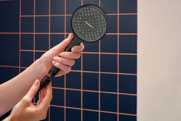 hansgrohe Activera Select S Duschset 95 2jet EcoSmart+ mit Duschstange 65cm, schwarz matt