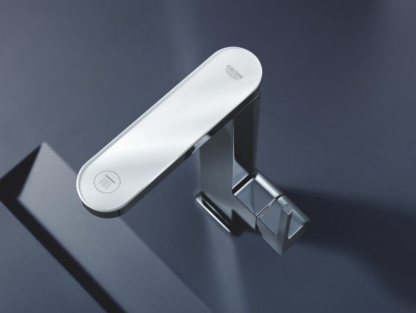 Grohe Plus Einhand-Waschtischbatterie mit digitalem Display, L-Size, chrom