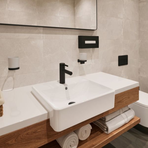 hansgrohe Zesis S Wasserhahn 100 CoolStart Metall Zugstangen-Ablaufgarnitur schwarz matt 74725670
