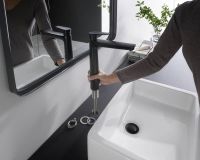 Vorschau: Hansgrohe Talis E Einhebel-Waschtischmischer 240 schwarz 71717670